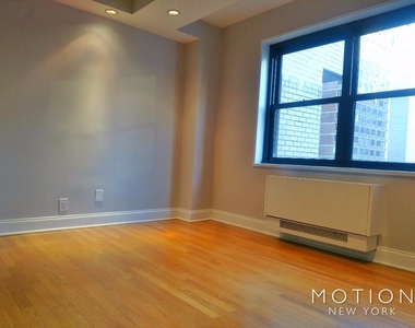 East 47th St Penthouse - Photo Thumbnail 6