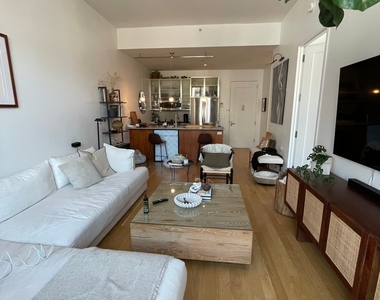 156 Hope Street - Photo Thumbnail 2