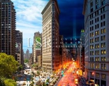 West 21st Street - Photo Thumbnail 3