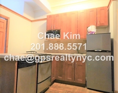 339 West 71st Street - Photo Thumbnail 2