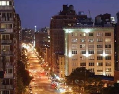 West 30th Street - Photo Thumbnail 5