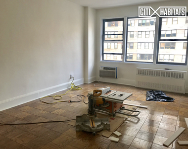 236 East 36th Street - Photo Thumbnail 3