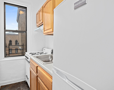 98 Thayer Street - Photo Thumbnail 3