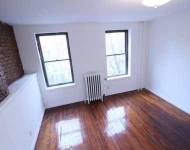 241 East 31st Street - Photo Thumbnail 4