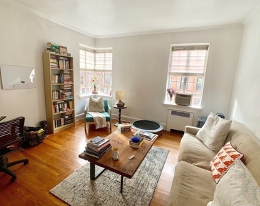 Henry st Best 2BR Deal of the Year! - Photo Thumbnail 0