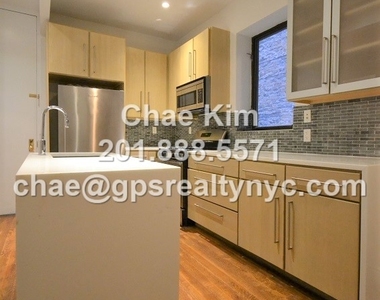 163 West 80th Street - Photo Thumbnail 5