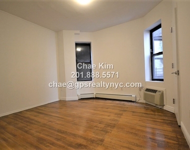 163 West 80th Street - Photo Thumbnail 2