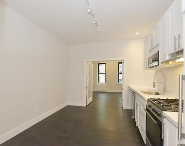 1 Bedroom on 89th Street - Photo Thumbnail 4