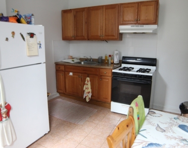 281 Saint James Pl - Photo Thumbnail 6