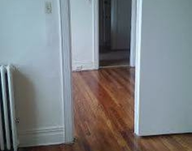 142 Highlawn Ave - Photo Thumbnail 10