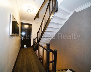 25-15 24th Avenue - Photo Thumbnail 2