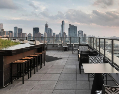 W 57th Street - Photo Thumbnail 3