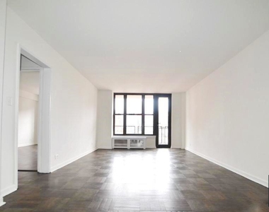 165 East 35th Street - Photo Thumbnail 1