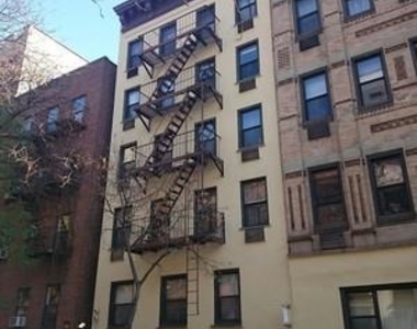 Sullivan St  - Photo Thumbnail 4