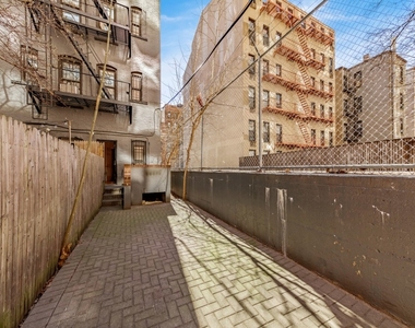 443 East 78th Street - Photo Thumbnail 0