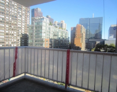 East 32nd Street - Photo Thumbnail 7