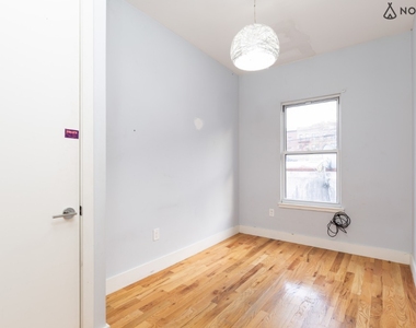 528 Grand St  - Photo Thumbnail 5