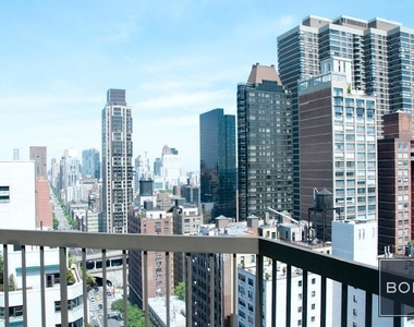 East 57th Street - Photo Thumbnail 4