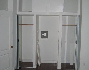 188 Lefferts Place - Photo Thumbnail 2