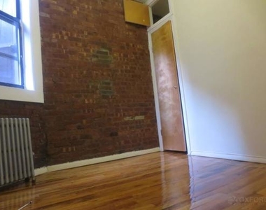 176 West Houston Street - Photo Thumbnail 1