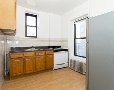 708 Manhattan Avenue - Photo Thumbnail 7