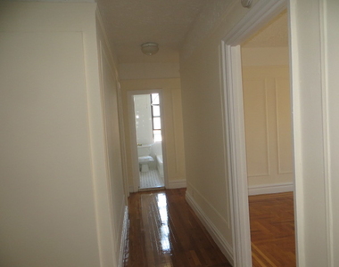 2138 Wallace Ave - Photo Thumbnail 4