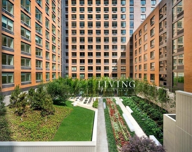 550 West 45th Street - Photo Thumbnail 13