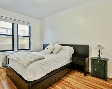 218 W 10th St - Photo Thumbnail 1