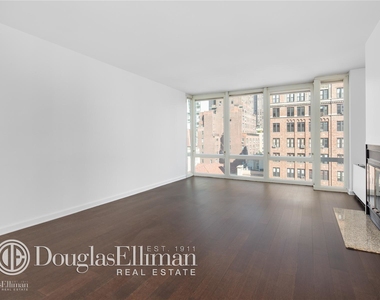 52 Park Avenue - Photo Thumbnail 1