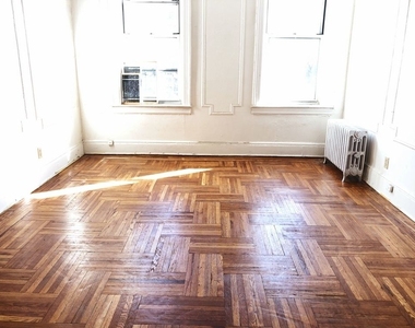 28-24 42nd Street, Astoria - Photo Thumbnail 3