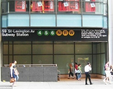 East 57th Street - Photo Thumbnail 4