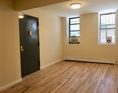 1727 Lexington Avenue - Photo Thumbnail 3