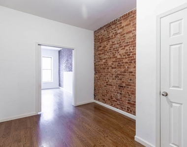 1719 Lexington Avenue - Photo Thumbnail 4