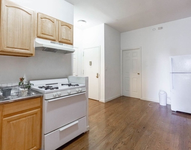 1719 Lexington Avenue - Photo Thumbnail 10