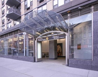 East 83rd Street - Photo Thumbnail 10