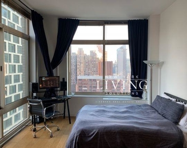 260 West 54th Street - Photo Thumbnail 0