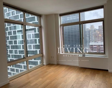 260 West 54th Street - Photo Thumbnail 3