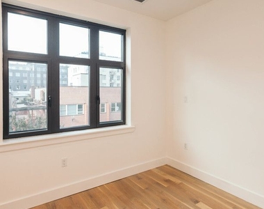 818 Lexington Avenue - Photo Thumbnail 9