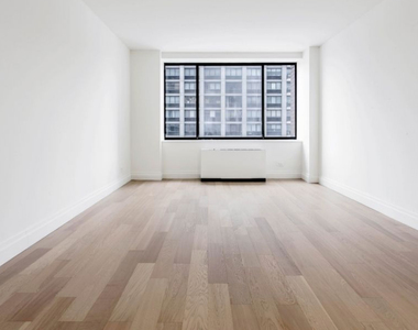 245 East 58th St - Photo Thumbnail 4