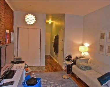 328 East 77th Street - Photo Thumbnail 2