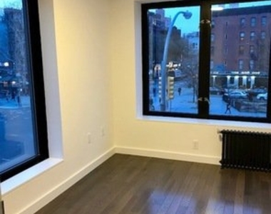 175 East Houston - Photo Thumbnail 2