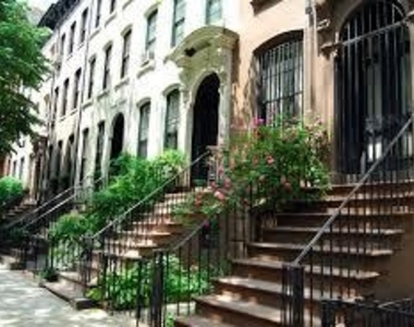 233 East 77th Street - Photo Thumbnail 2