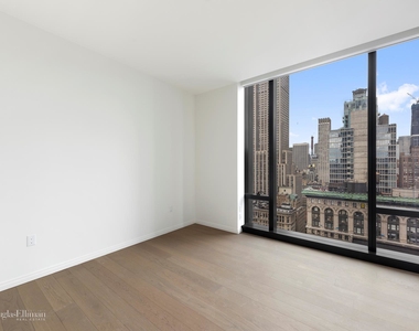 277 Fifth Avenue - Photo Thumbnail 7