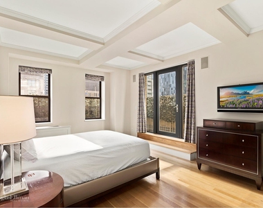 110 Central Park South - Photo Thumbnail 4