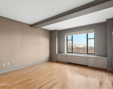 110 Central Park South - Photo Thumbnail 3