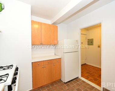 25-14 31st Avenue  - Photo Thumbnail 7