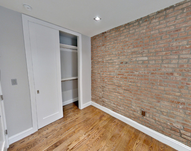 71st street and 2nd avenue  - Photo Thumbnail 3
