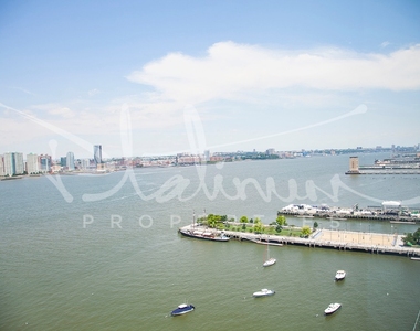 Battery Park City - Photo Thumbnail 9