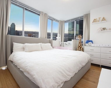45th Avenue - Photo Thumbnail 3