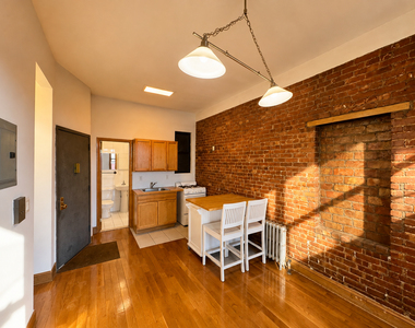 2252 1st Avenue - Photo Thumbnail 8